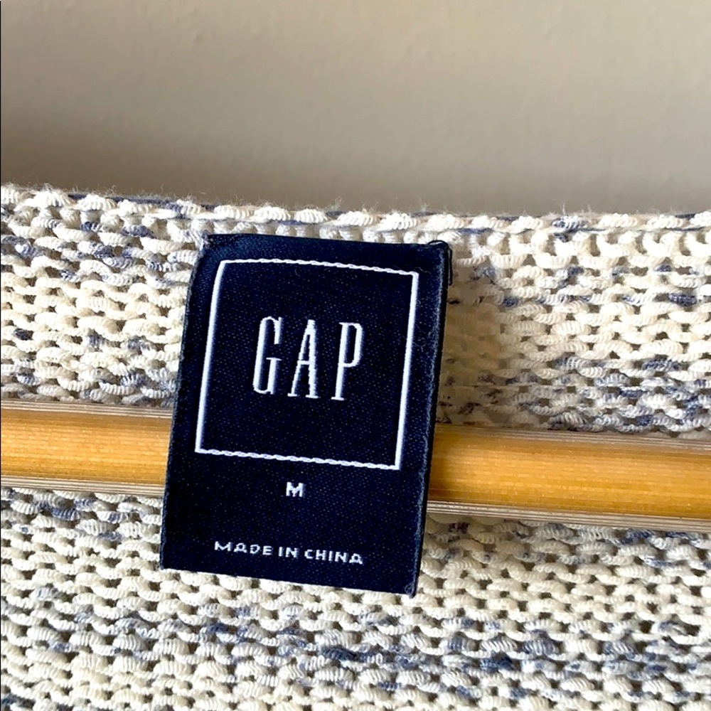 GAP Summer Sweater - Picture 3 of 3
